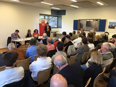 (v.l.n.r.) Florian Wahl, Jasmina Hostert, Angelika Klingel und Nils Schmid.