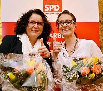 Angelika Klingel mit ihrer Ersatzkandidatin Sarah Holczer